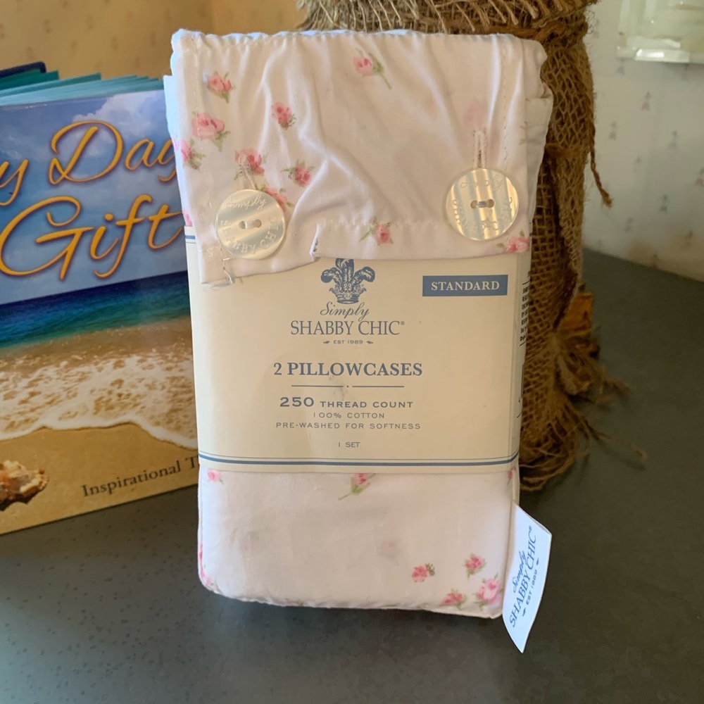 Shabby Chic, NEW NEVER OPENED, set of 2 STANDARD pillowcases, SPRINKLES, SOFT! - Picture 3 of 6
